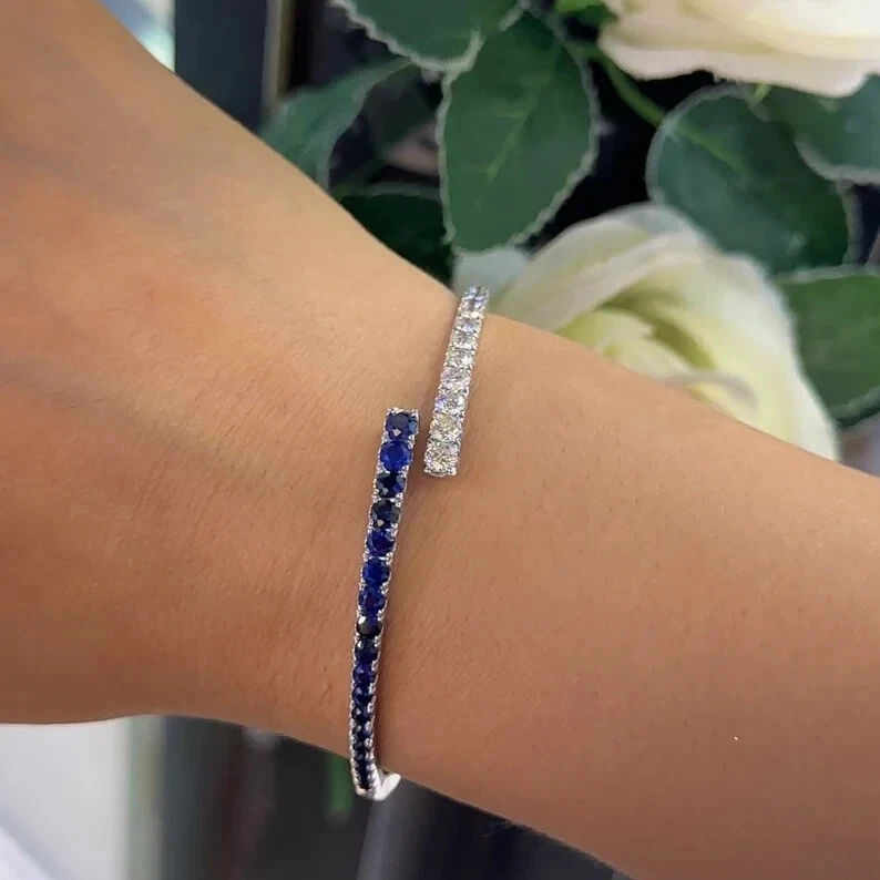 Brazalete brazalete brazalete redondo de plata de ley 925 con zafiro simulado de 7,27 quilates Foto 2 de 4