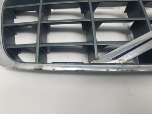 Volvo Front Grill - XC70 2001 - 2004 - Picture 3 of 5