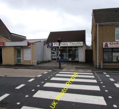 Foto 6x4 Zebraüberquerung zur Gravells Apotheke, Llangennech Cae-gors Acros c2015