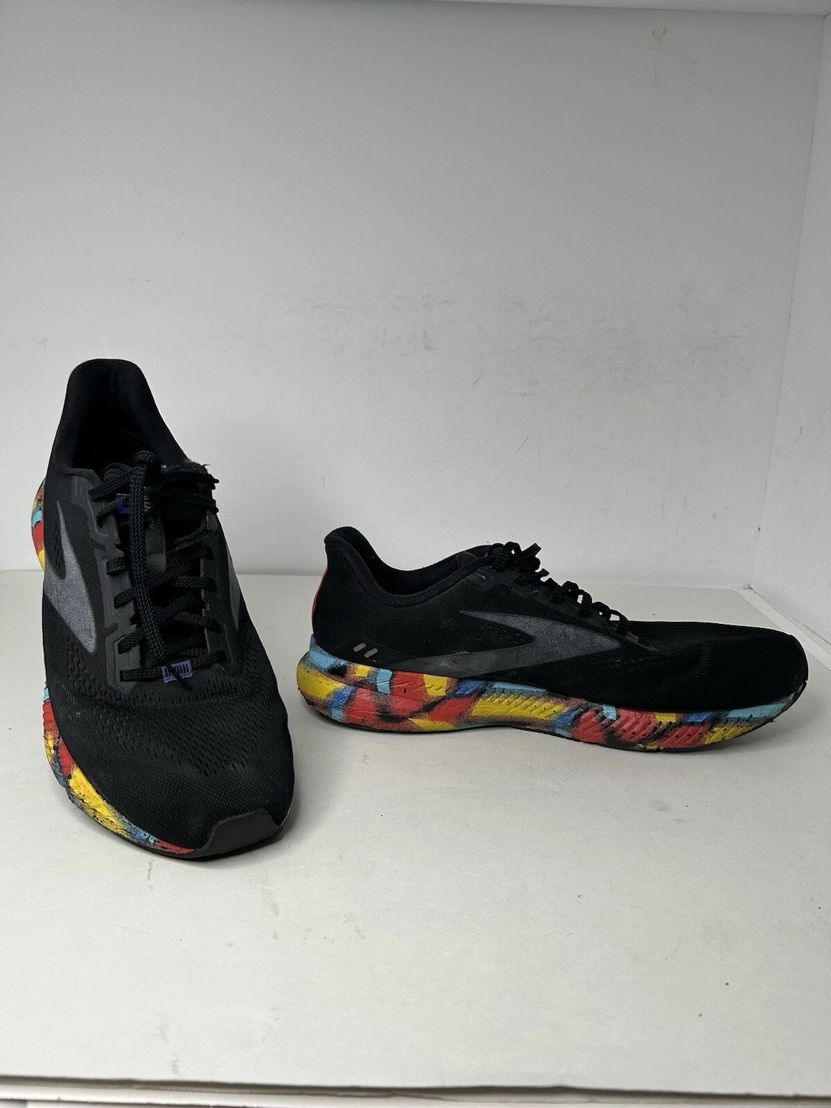 Men's BROOKS Launch 8 Black / Rainbow / Multicolor Running Shoes Size 13