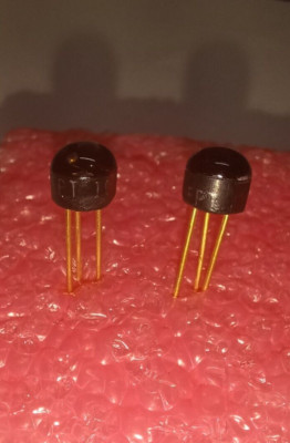 Fairchild FPT100 NPN Si. Phototransistor/Lot of 2/NOS/TO-106 case