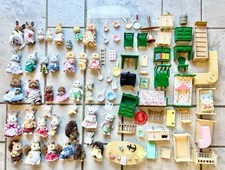Vintage & Modern Lot Of 100 Pieces Calico Critters Sylvanian Families Furniture