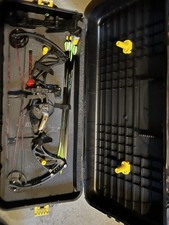 Hoyt Pro Defiant Compound Bow Black Carbon Fiber w/ Avenger Stabilizer, Arrows,…