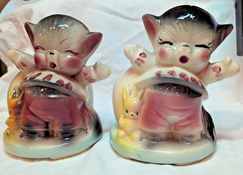 Set 2 VTG American Bisque Yawning Kitty W/ Bunny Planter 5” Great VG Condition