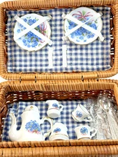 Reutter Porzellan Germany Miniature Picnic Basket Set Blue Floral with Pink Bow