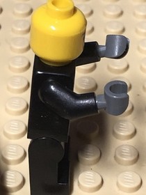 LEGO (8) Minifigures & Horse From 7946 King&rsquo;s Castle. Lion King, Dragon Knight