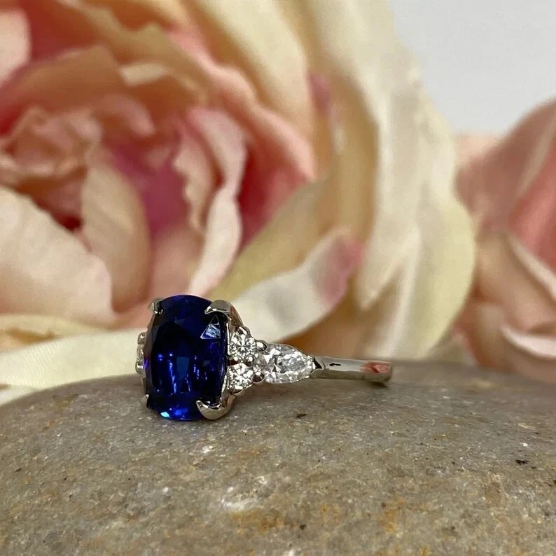 Anel de aniversário de diamante safira azul natural 4,50 quilates ouro branco 14K tamanho 6,5 - Imagem 2 de 4