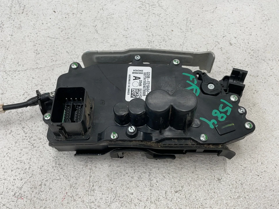 Lincoln Continental 2017-2020 actuador de cierre de puerta de paso delantero derecho 1589 OEM Foto 2 de 4