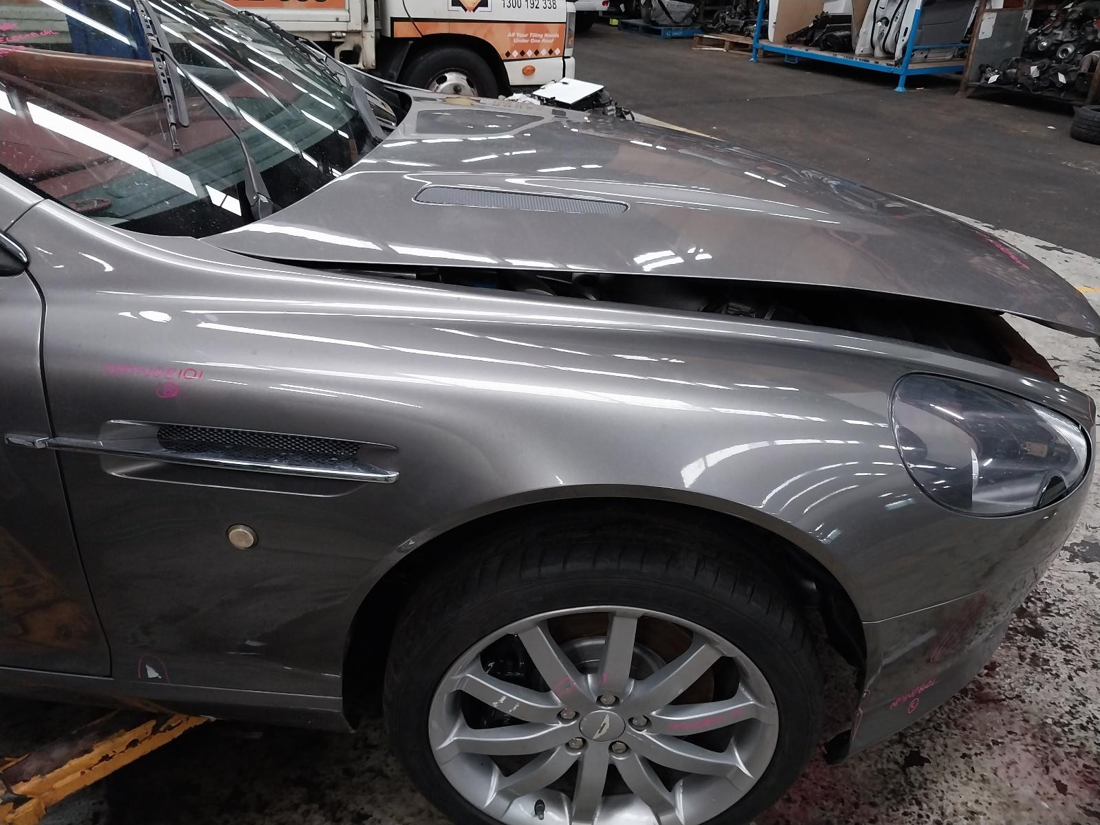 2005 Aston Martin Db9 LEFT GUARD FLASHER 09/2004-08/2012 NMW08101 image 10