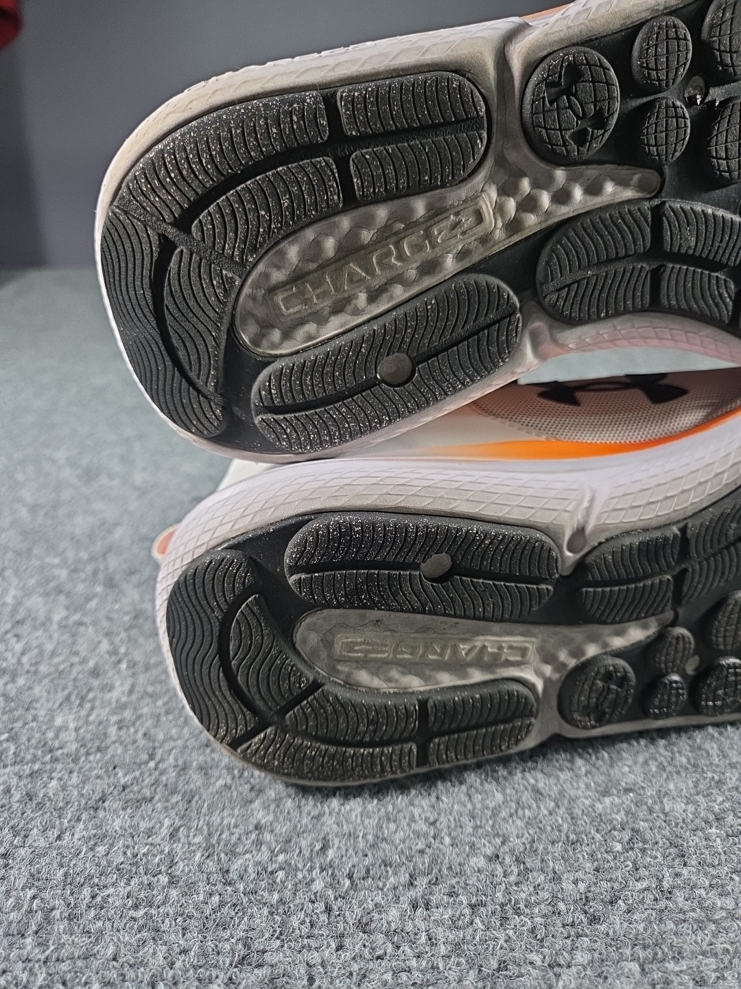 Under Armour Assert 10 White Orange Black Charged Sneakers Size 12 thumbnail 17