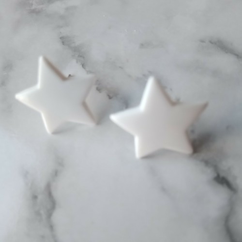 Star Stud Earrings CHOOSE colour Black White Red Kitsch Funky Fun Jewellery - Picture 12 of 17