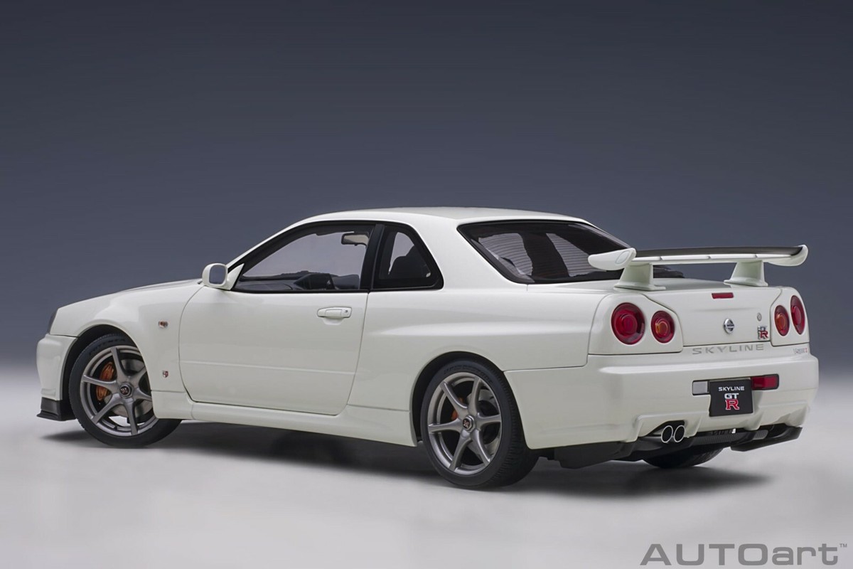Nissan Skyline GT-R (R34) V-spec II White Pearl Autoart 77406 1:18