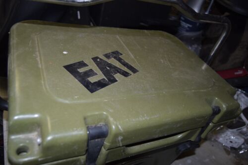 Vintage! ORCA 20 QT Cooler- Olive Green with Steel Handle - Picture 3 of 16