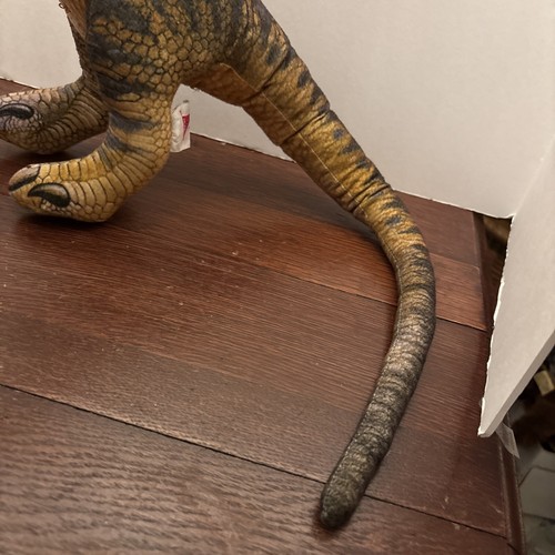 Jurassic Park Dakin 32” Plush Stuffed Velociraptor Raptor Vtg 1992 - Picture 4 of 10