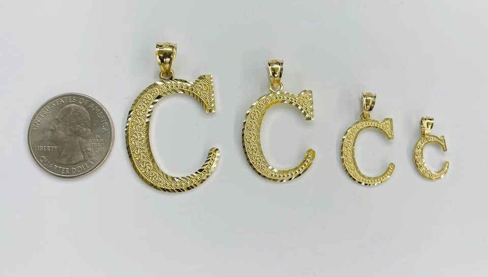 Collar colgante de oro amarillo macizo de 10 quilates con corte de diamante inicial letra A-Z Foto 3 de 4