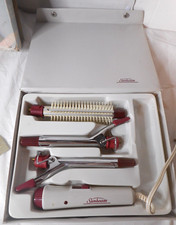 1984 Sunbeam 54339 Curler Styler Ensemble 2 barrels 1 bristle 1 Handle Case Box