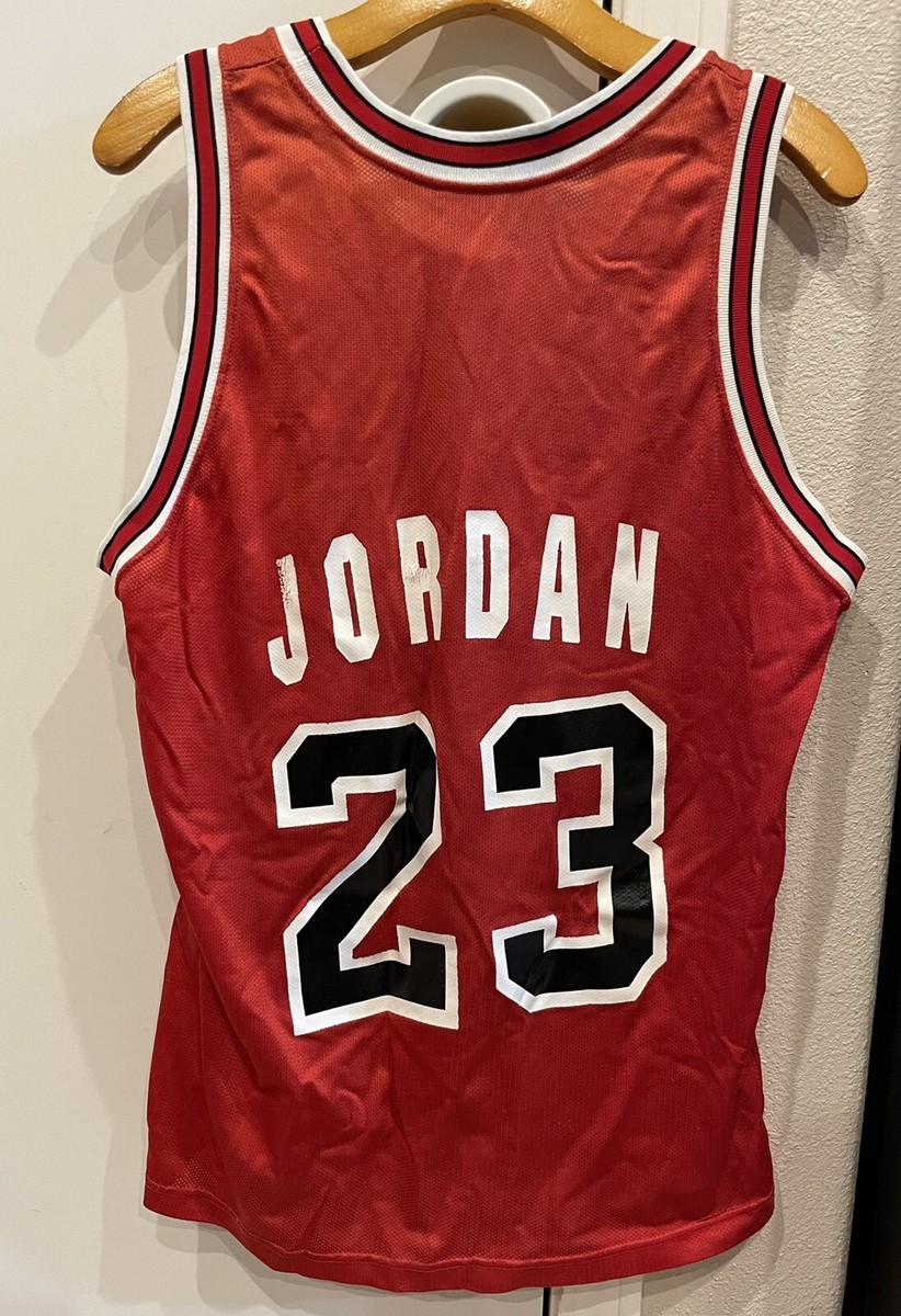 CHICAGO BULLS ピンク ユニフォーム Mサイズ JORDAN 23番 CHICAGO BULLS ピンク ユニフォーム Mサイズ JORDAN 23番 - メルカリ