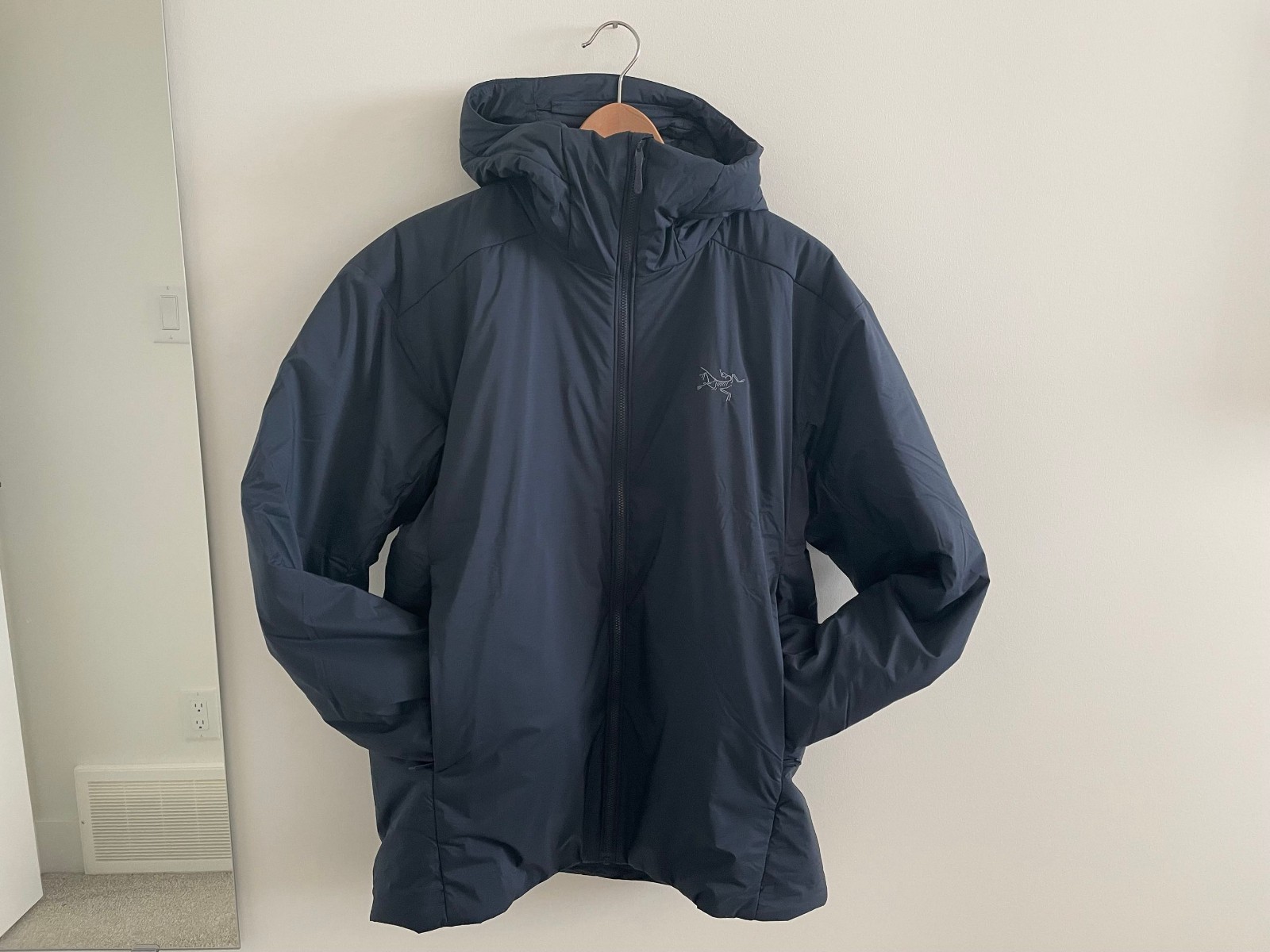 ARC'TERYX Mens Atom Heavyweight Hoody Black Sapphire Size Medium image 2