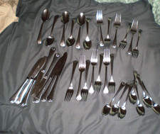 Reed n Barton Stainless 34 pc. Seychilles