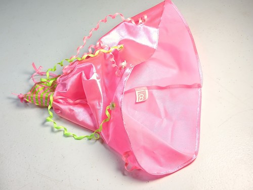 Vintage 1998 Birthday Party Barbie Doll Blows Up Own Balloons - Picture 8 of 18