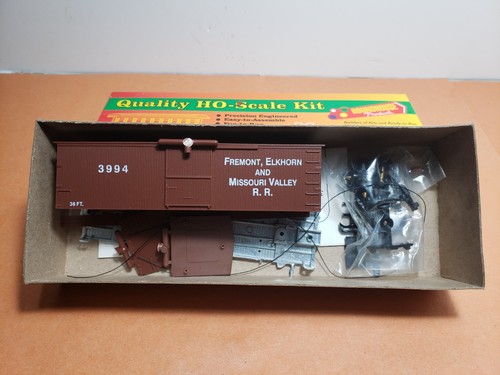 MDC Roundhouse #07910 escala HO Fremont, Elkhorn y Missouri Valley 36' vagón de caja | Zustand: New