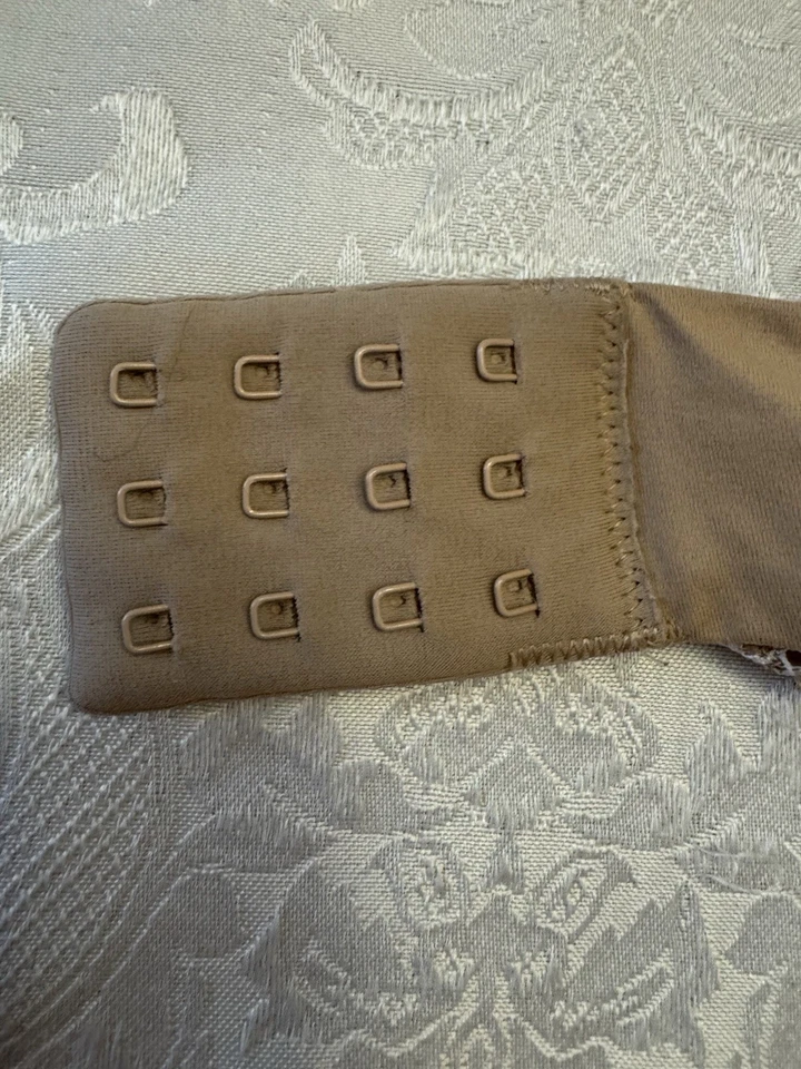 Sujetador Soma Talla 36D Abrazable Espalda Corredora Beige Encaje Sujetador con Aros Foto 4 de 4