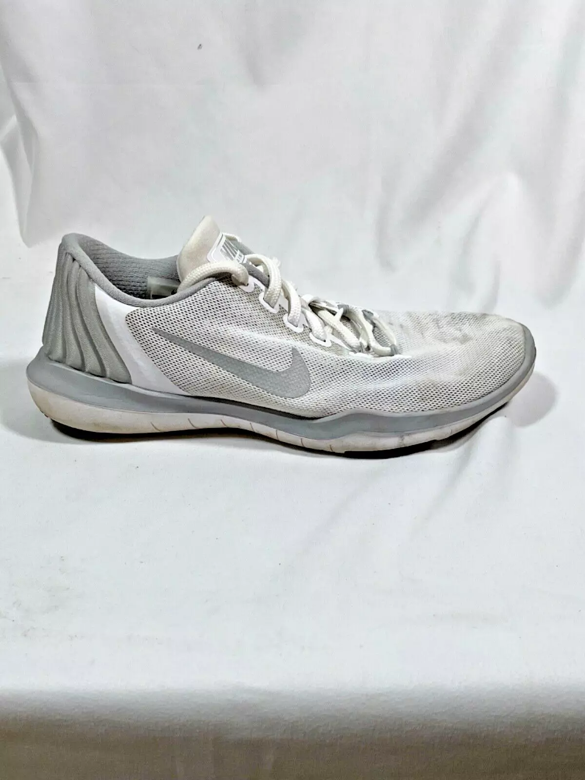 Nike Women's 852467 100 Flex Supreme TR 5 White Gray Training Shoes Size 8