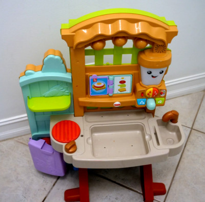 Fisher Price Laugh & Learn Grow The Fun Garden To Kitchen Playset