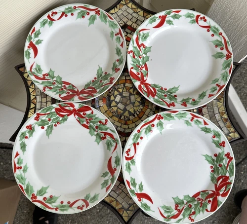 Gibson Christmas Dinner Plates Set Of 4 Holly Wreath Rim