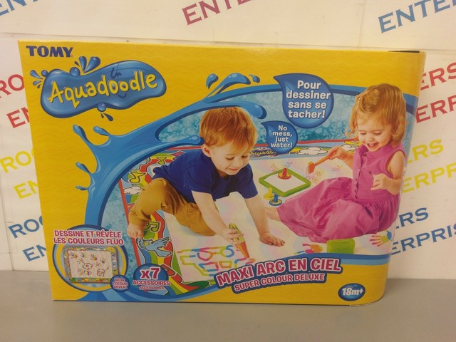 Tomy 72772 Super Rainbow Deluxe Aquadoodle Drawing Set Toys