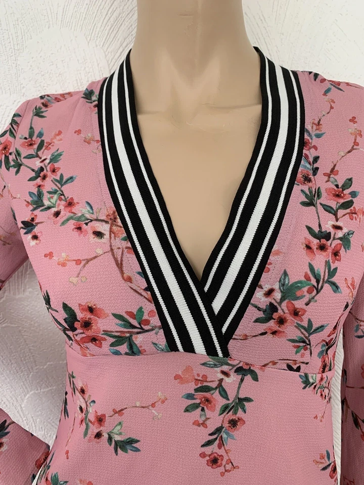 GUESS Pink Floral Print Long Bell Sleeve V Neck Blouse Top XS Made In Italy VGC - Image 4 of 4