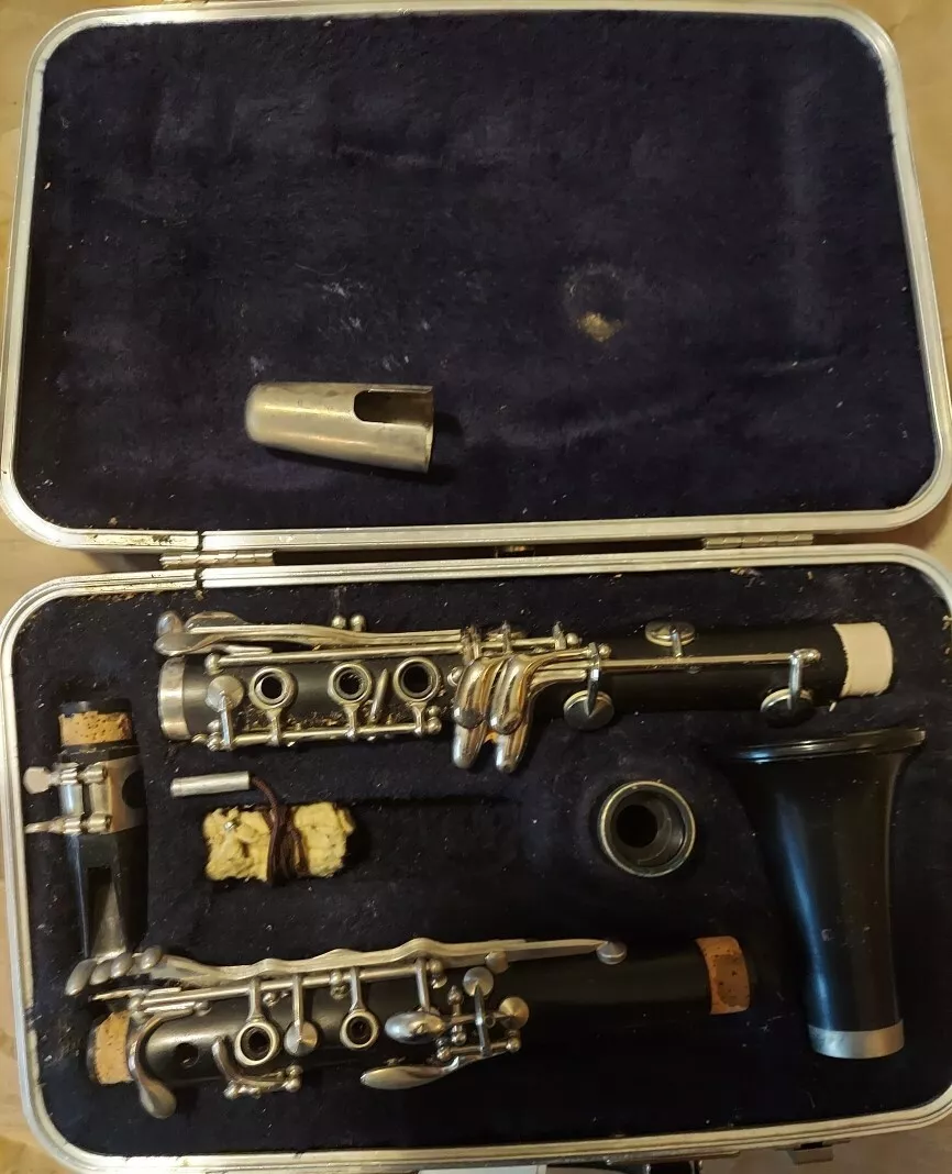 Artley 17S Clarinet with Artley case. Made in USA. Acceptable condition