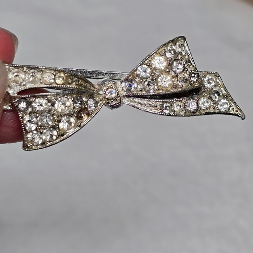 Vintage Rhinestone Bow Hair Clip Sparkling Silver Tone Sparkle Retro Pinup Glam - Picture 3 of 12