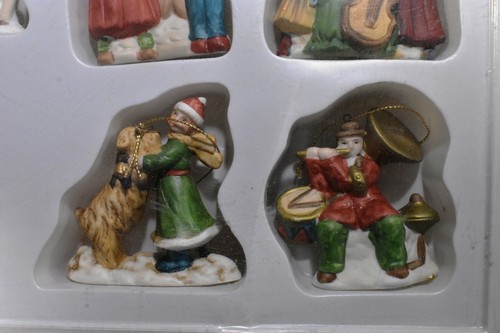 Dynasty Holiday Classics 12 Piece Porcelain People 1988 Tree Ornaments(1300-180) - Picture 6 of 8
