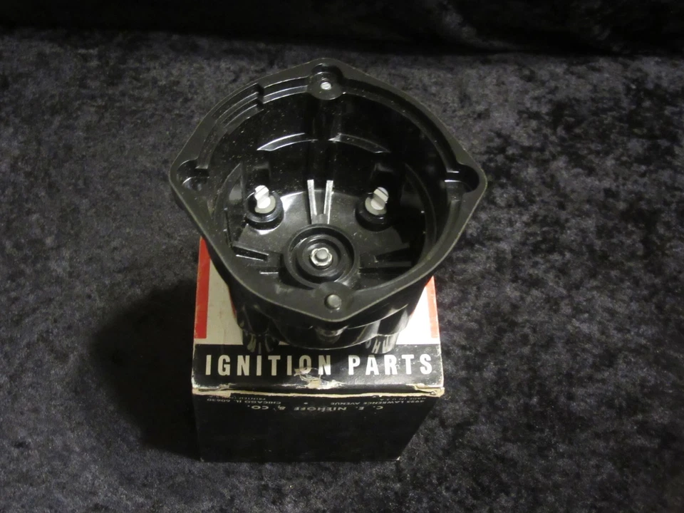 NOS 1962-1974 Chevrolet 1962-1963 Pontiac 4 Cylinder Niehoff Distributor Cap Foto 3 de 3