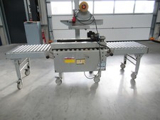 Kartonverschlu&szlig;maschine Soco T10 Boden- und Deckelverschlu&szlig; Soco mit Rollenbahn