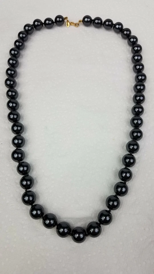 MONET BLACK FAUX PEARL HAND KNOTTED  NECKLACE.     7 - Image 3 of 4