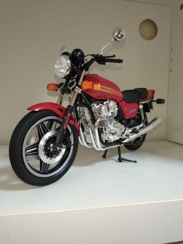 Tamiya 1/6 Scale Honda Cb750F Plastic Model Kit Vintage Motorcycle Kit - Picture 10 of 10
