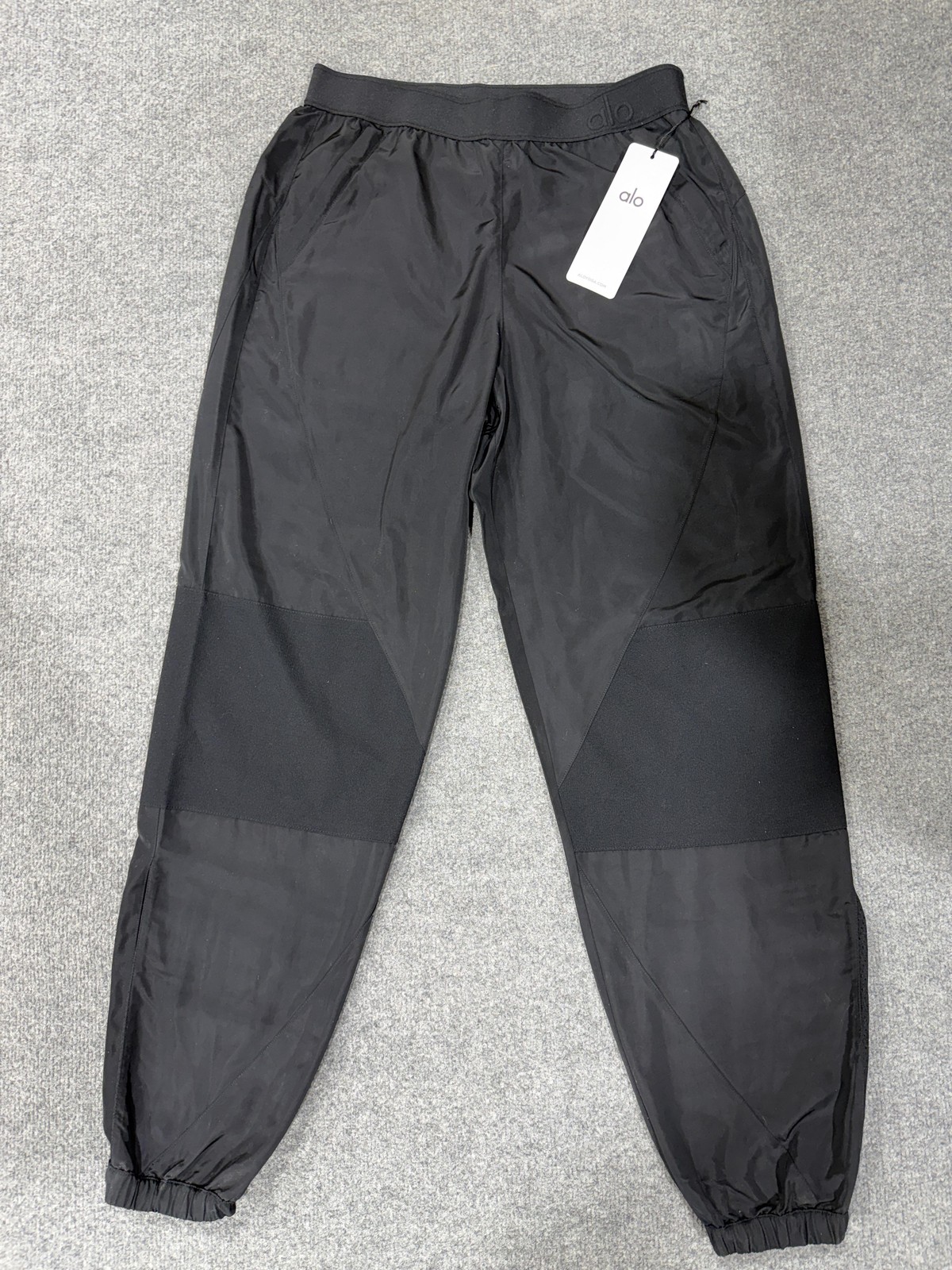 Alo Yoga Pants Mens Small Black Joggers Elastic Waist Lightweight Athletic-image
