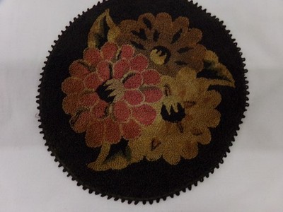 ANTIQUE SILK HOOKED TABLE MAT KEROSENE LAMP DOILY 8.25'' FLOWERS HANDWORK