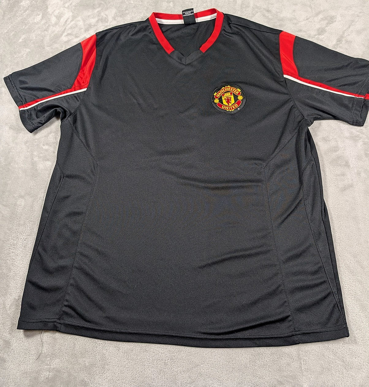 Official Manchester United FC Soccer Jersey Shirt Mens XL Black Red V-Neck Poly
