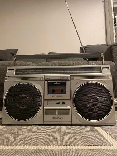 Sanyo M 9935 LU