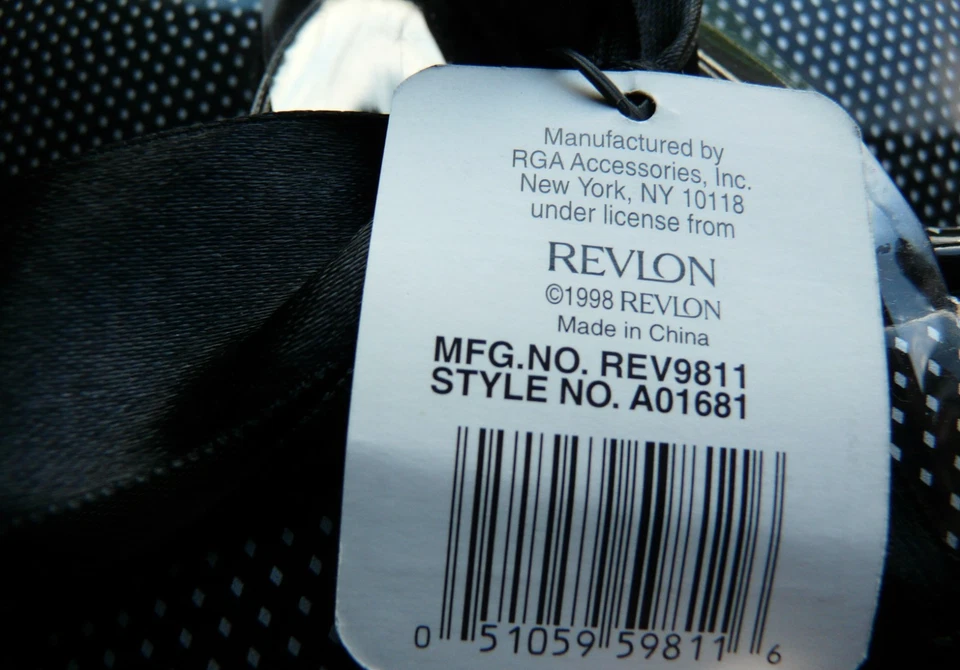 1998 Revlon Vinyl Toiletry and Make Up Bags NWT - Image 3 of 4