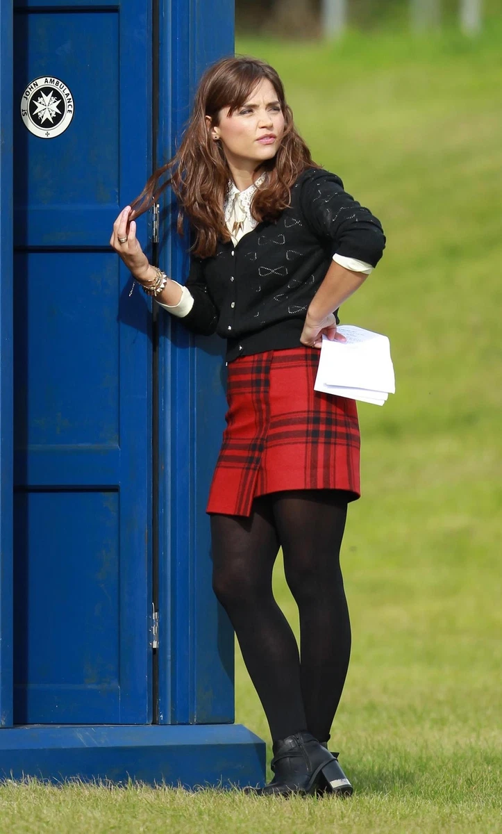 GLOSSY PHOTO PICTURE 8x10 Jenna Coleman With Red Skirt With