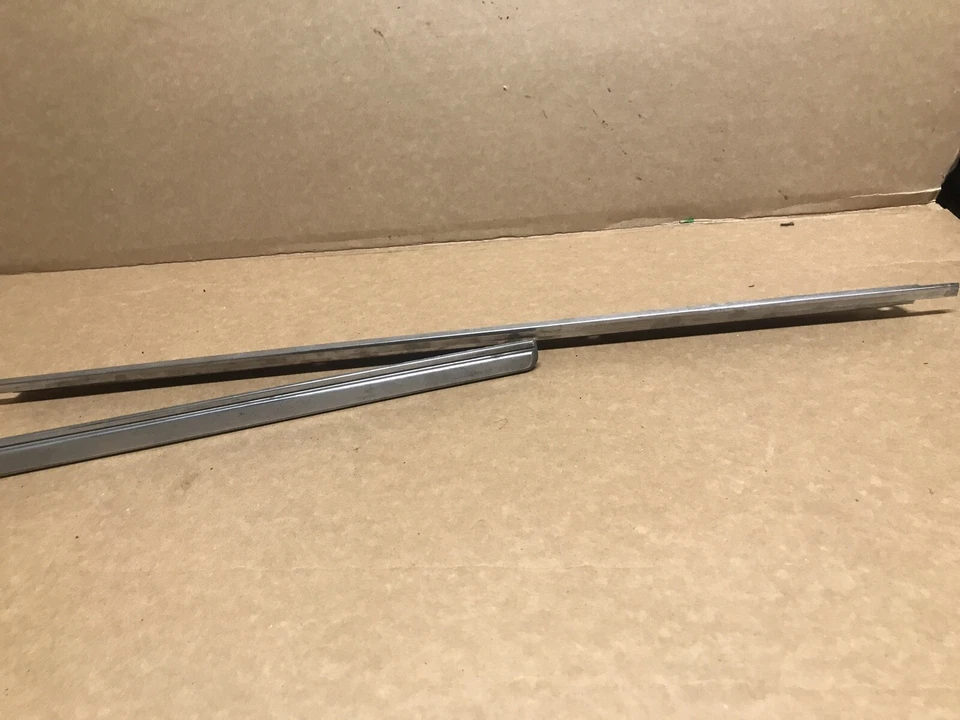 Cadillac Deville 1973 moldura cromada maletero y rejilla fabricante original bonito Foto 2 de 4