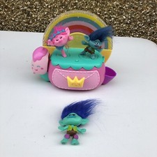 2016 DWA LLC. Musical Trolls  & 1 Trolls Figure 