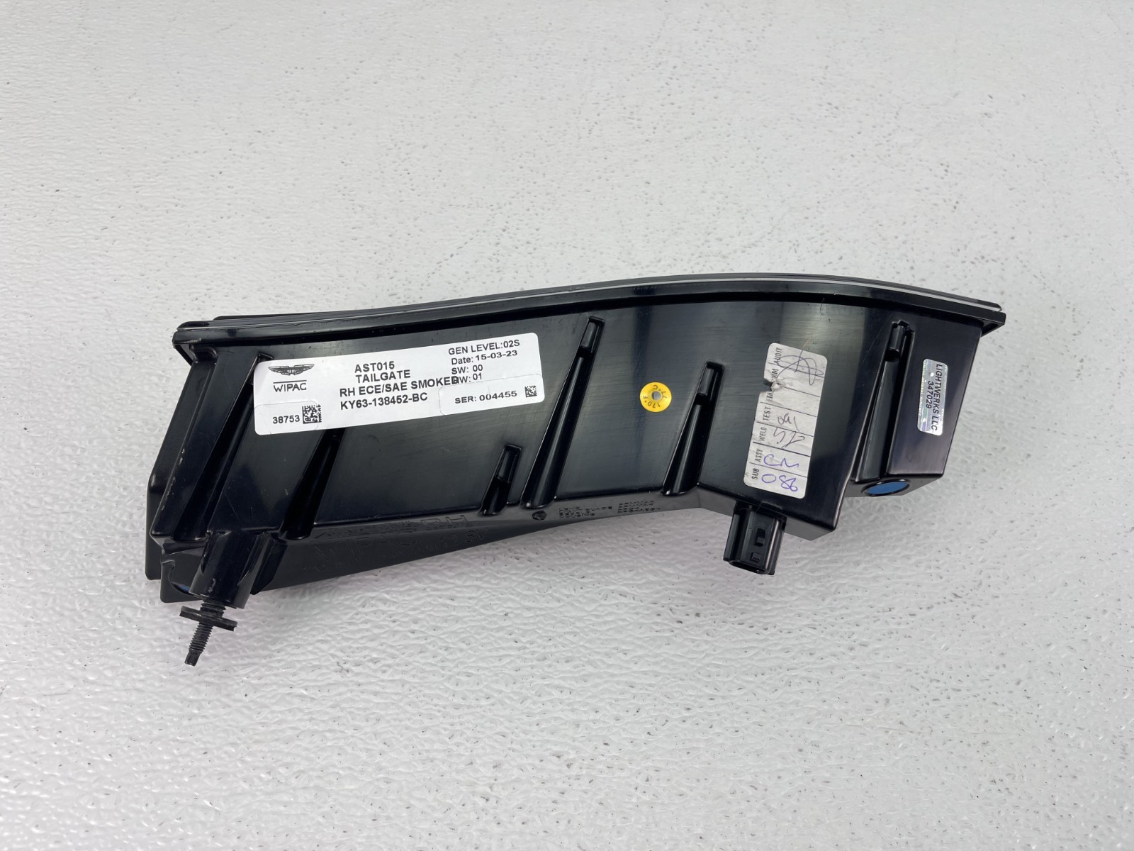 MINT! 2019-2023 ASTON MARTIN VANTAGE RIGHT PASSENGER INNER LED TAILLIGHT OEM