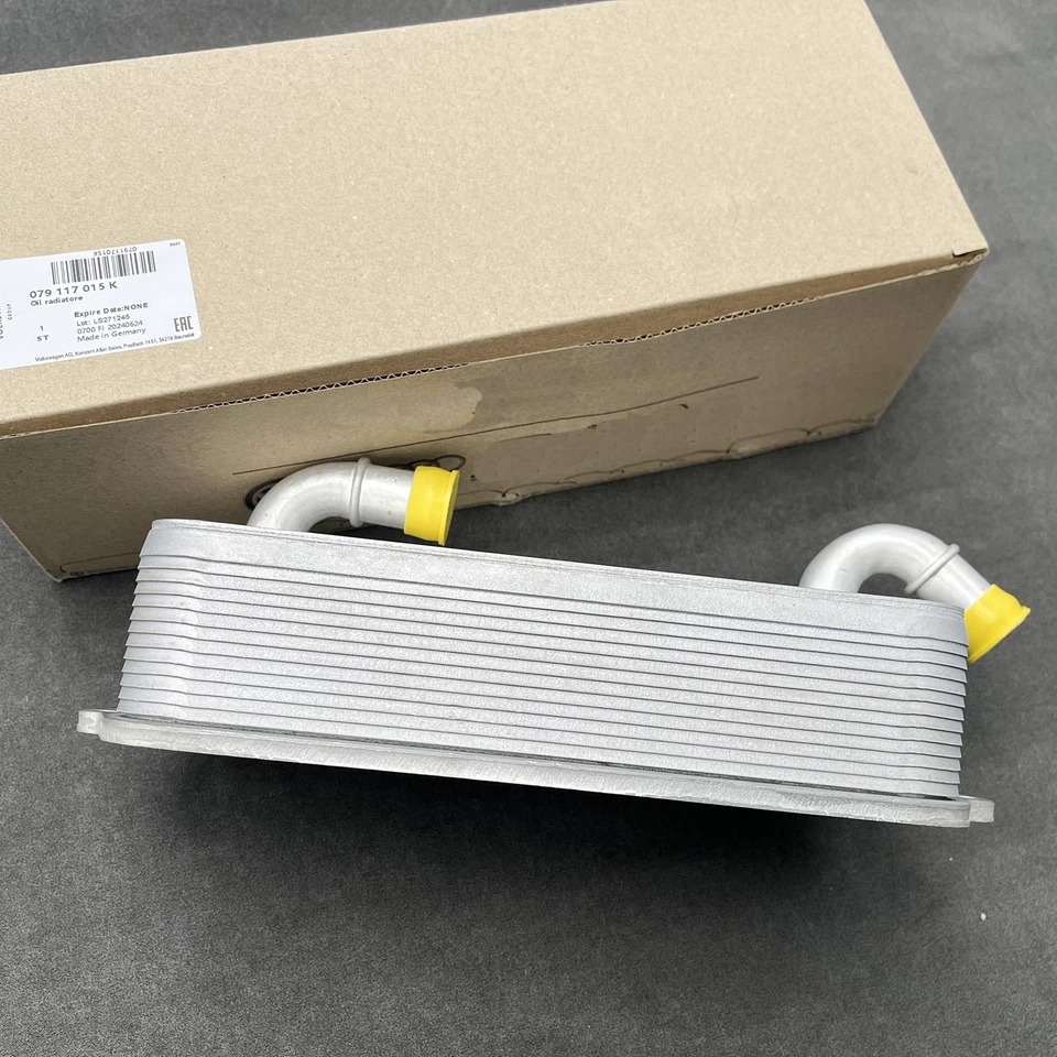 Enfriador de aceite 079117015K para Audi S6, S7, S8, A8 Quattro 4,0 L 2012-18 079-117-015-K Foto 3 de 4