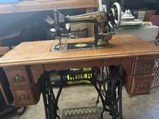 Singer Sewing Machine Table I Believe It Is A 1903 Model With The Sphinx