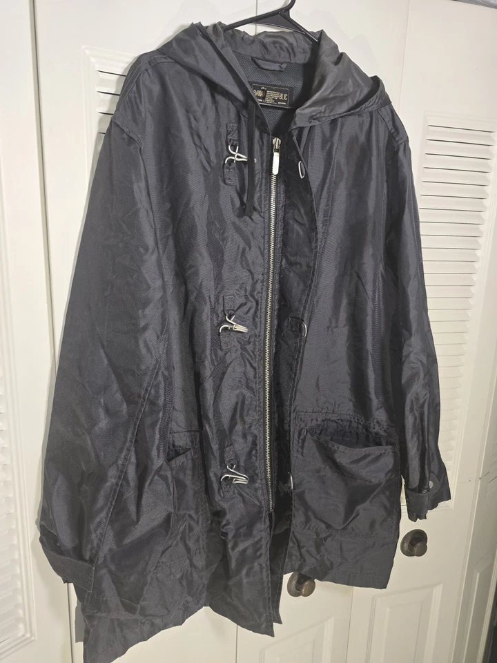 Banana Republic Men Size Large Hooded Rain Coat Black Preowned - Image 2 of 4